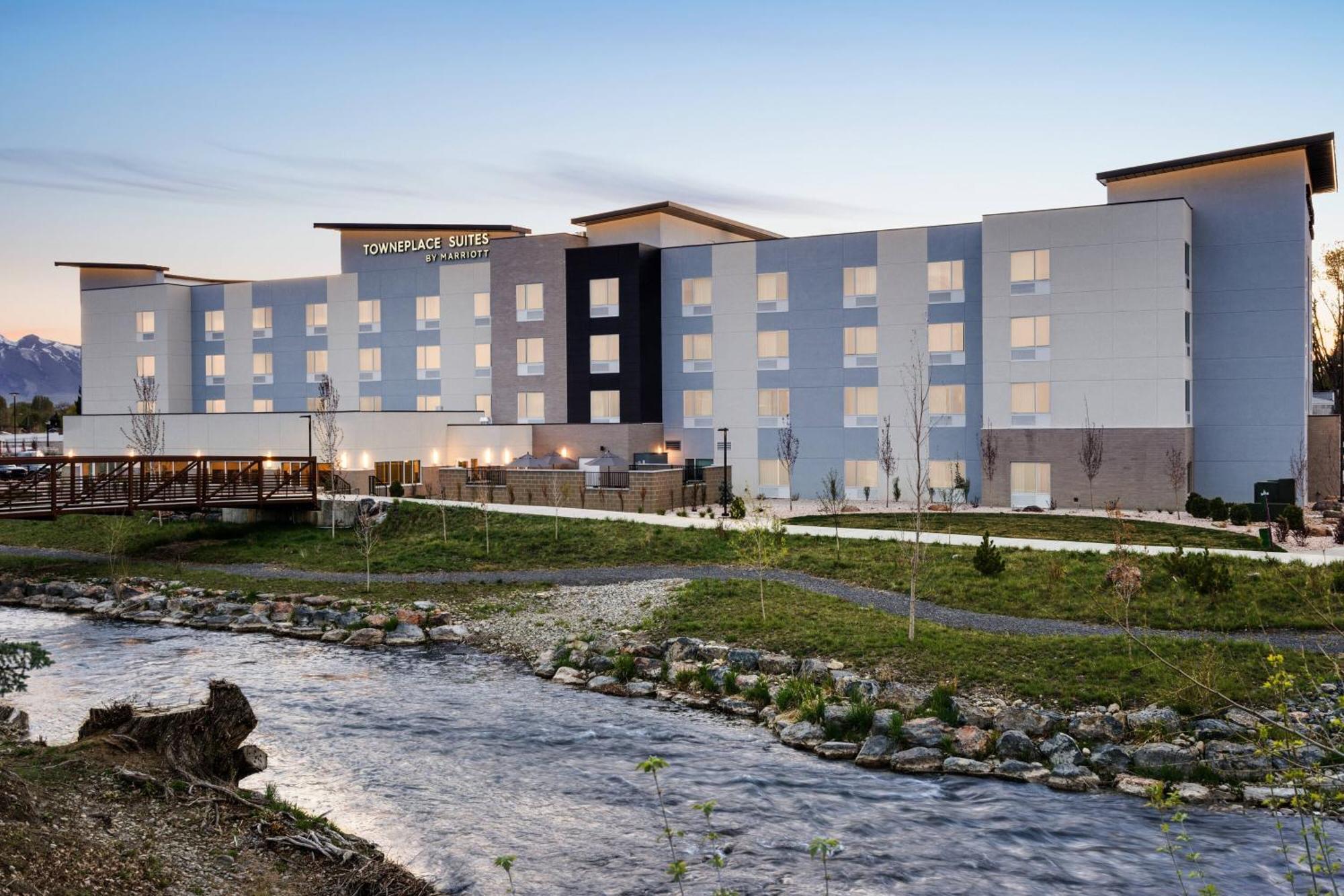 Towneplace Suites By Marriott Logan Exteriör bild